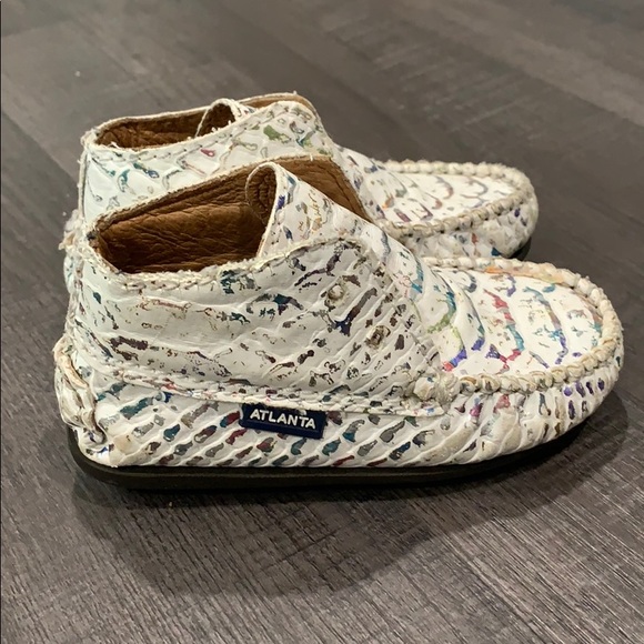 Colorful scales white baby Atlanta moccasin - Picture 4 of 8